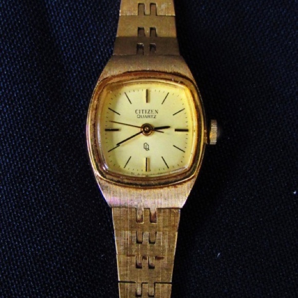 One of the first gold tone citizens ladies wrist watch - Picture 1 of 1